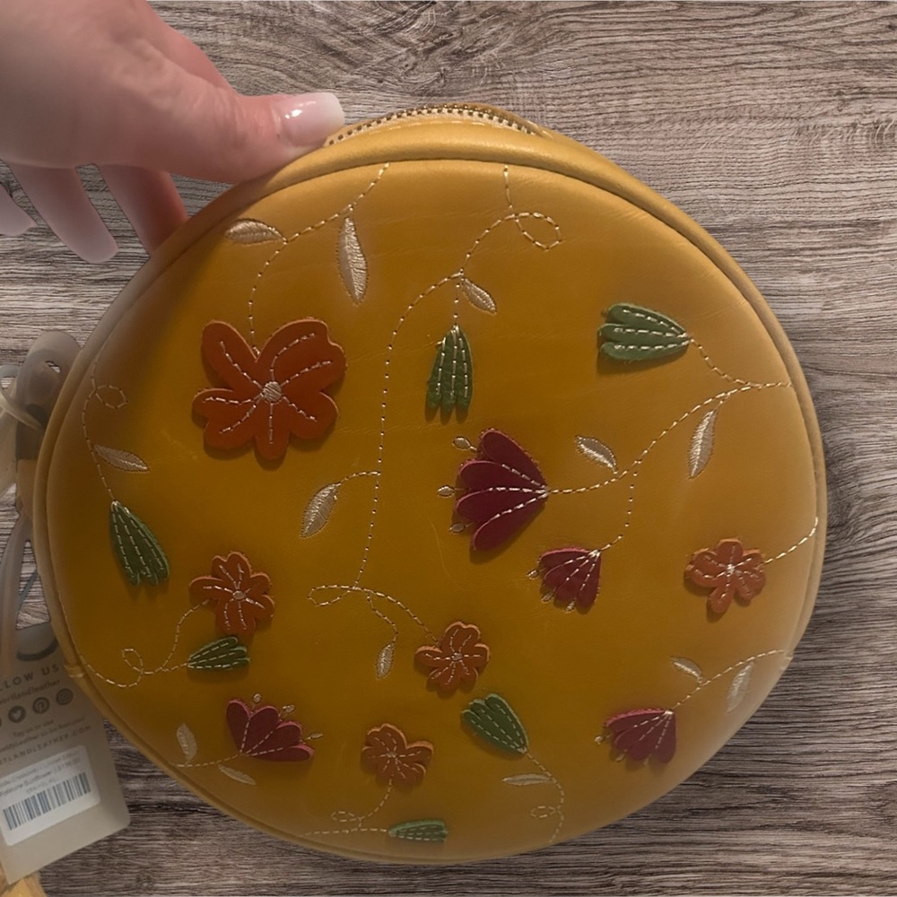 🦄 Portland Leather Limited Edition Folklore Large Circle in Sunflower! - Picture 2 of 5